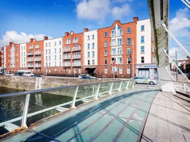 Apt 36, Clifden Court, D07 KF10, Smithfield, Dublin 7 is for r.