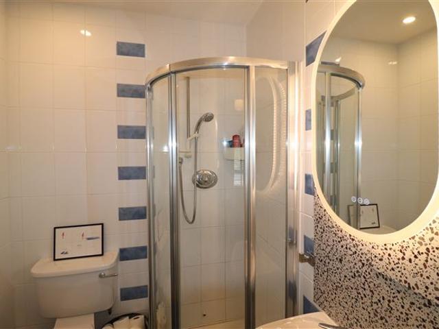 Apt 42 Harbour View, Kincora Harbour, Killaloe, Clare Harry Brann Auctioneers & Valuers 4919 MyHome. Ie Residential