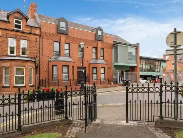 Apt 4, 6 Crescent Gardens