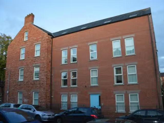 Apt 4 2a Eglantine Gardens