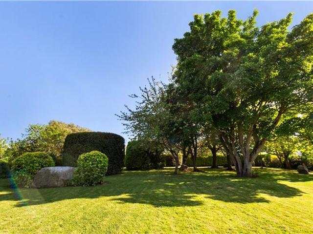 Apt. 4, Killiney Towers, Killiney, Co. Dublin Lisney Sotheby's International Realty Dalkey 4930 MyHome. Ie Residential