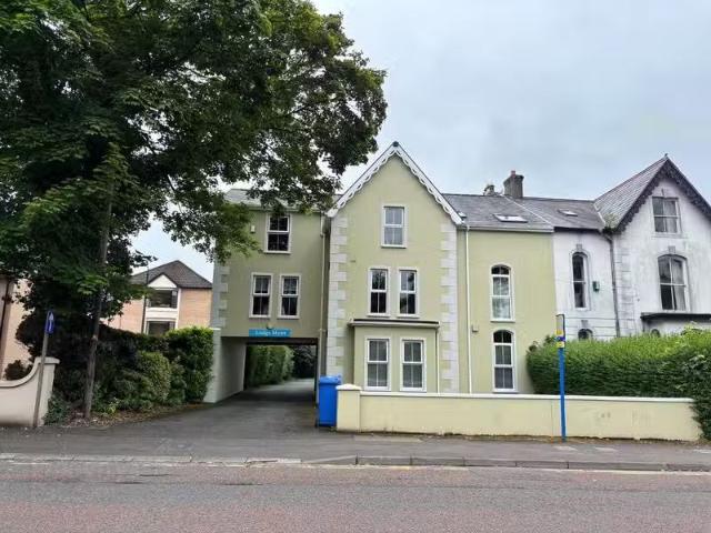 Apt 4, Lodge Mews