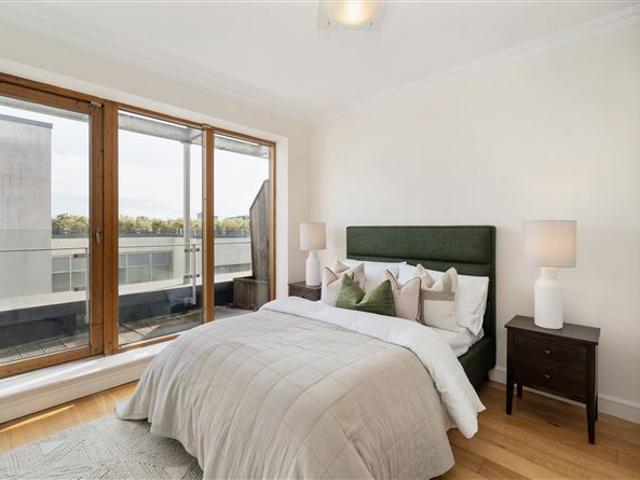595,000 | Apt 59 Hyde Court, Townsend Street, South City Centre, Dublin 2 Hunters Estate Agent 4993 MyHome. Ie Residential