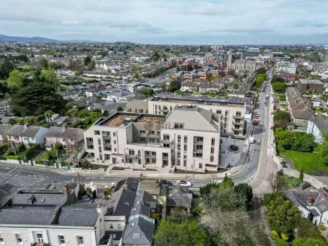 Apt. 59, Rockpoint, Newtown Avenue, Blackrock, Co. Dublin is f.