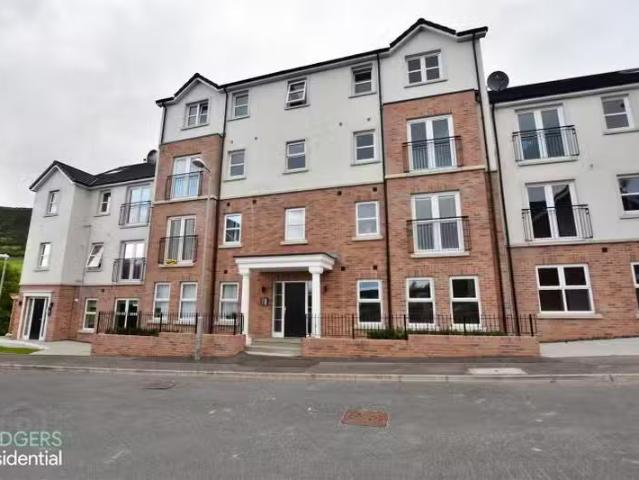 Apt 5, 12a Highgrove Meadows