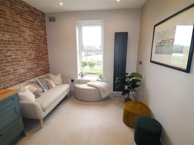 Apt 5 Palliser House, Killaloe, Clare