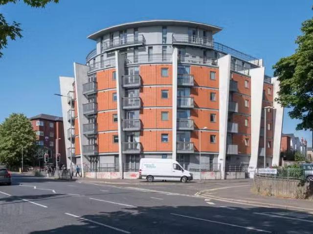Apt 6.1, 117 Lisburn Road