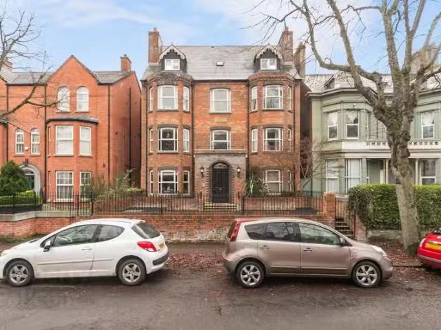 Apt 6, 36 Wellington Park