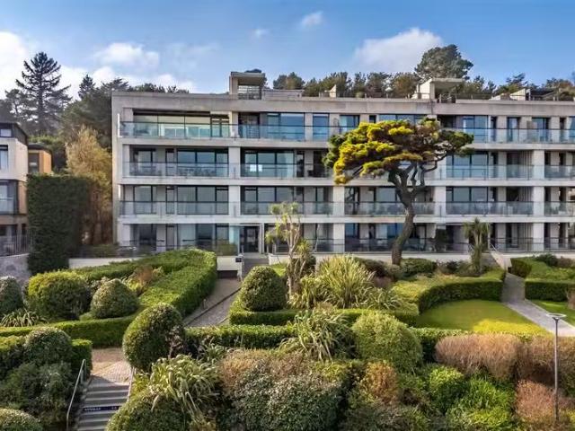 Apt. 6 Newman, The Court Killiney Bay, Station Road, Killiney.