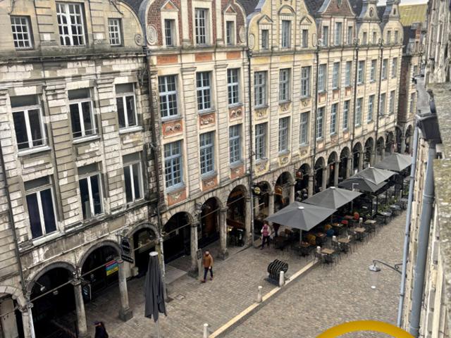 APT 71M2 PLACES ARRAS
