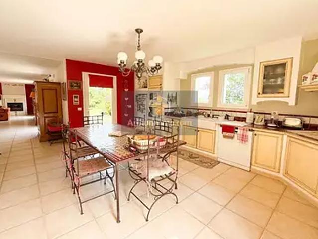 Apt 84400 Achat / Vente maison 8 pièces t8