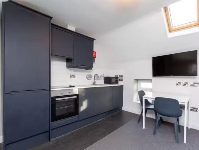 Apt 8, 23 Leeson Street Upper, Dublin 4 is for rent
