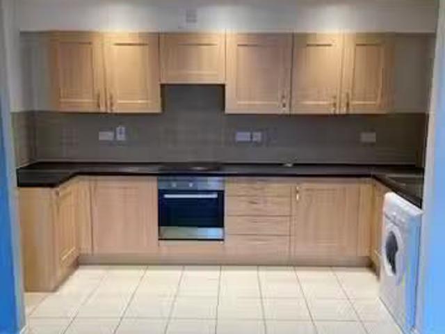 Apt 9 Dundee Street