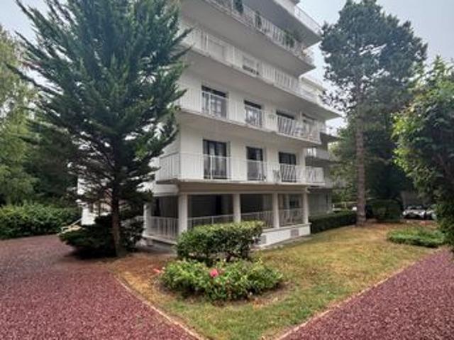 Apt de type 4 avec terrasse et parkings amiens sud