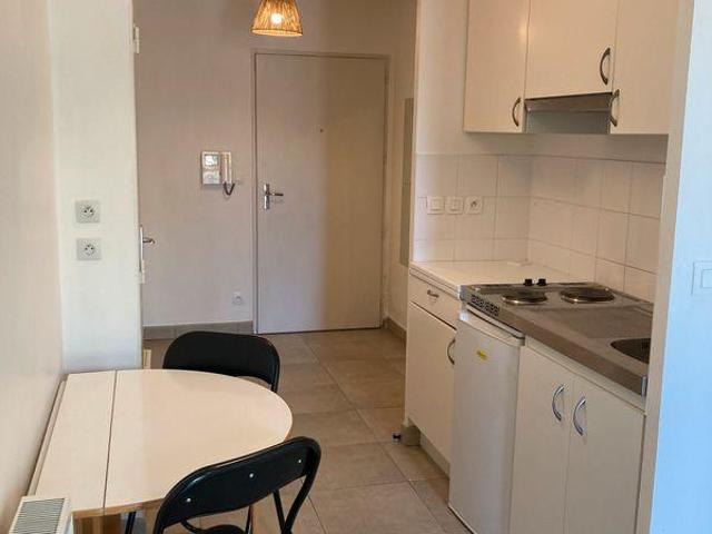 Apt T1 bis Lyon 3 Montchat meublé