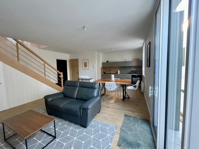 APT T3 DUPLEX MEUBLE avec terrasse