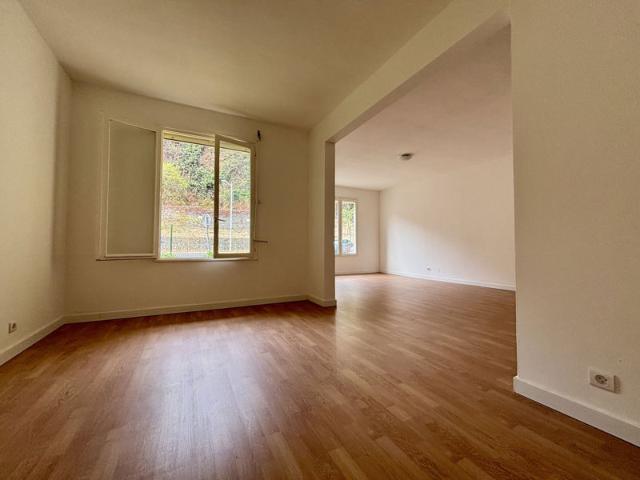 Apt t4/5 st denis bas de la riviere