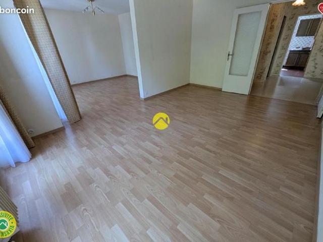 Apt T4. 87m².Garage.Parking.Cave
