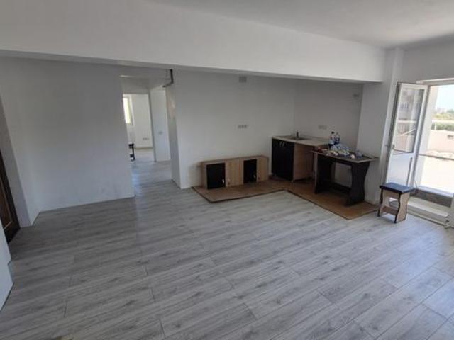 Apt. Unirii Sud, living open space, dormitor, birou, baie si terasa