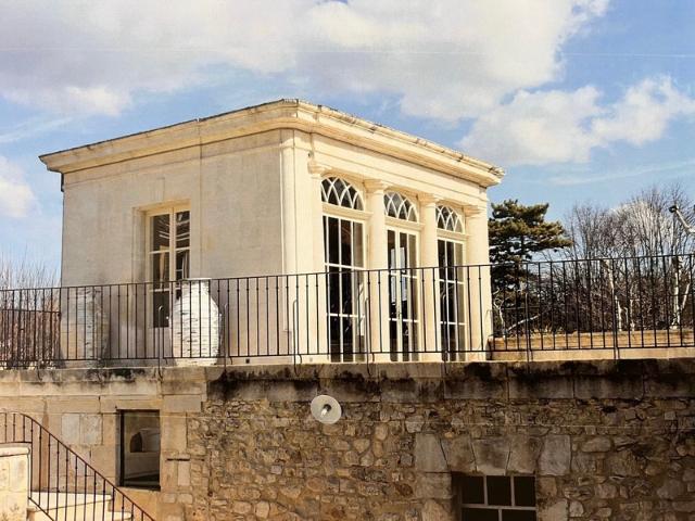 Apt Vente Hôtel Particulier 84