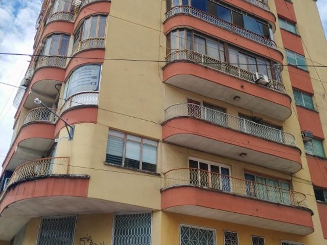 Apartamento de uso comercial Res La Paz Calle Páez y Junín Los Teques