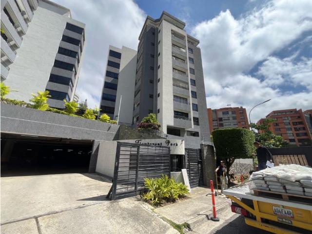 Apto en Alquiler Urb Colinas de Valle Arriba