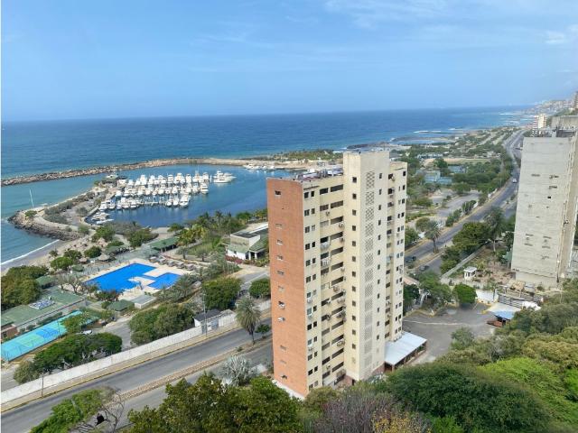 APARTAMENTO EN LA GUAIRA DE 84M2, 2 HAB, 2 BAÑOS 1 P/E EP