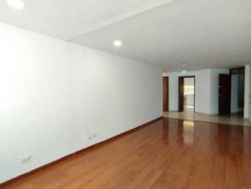 Apto totalmente remodelado en Santa Barbara Central