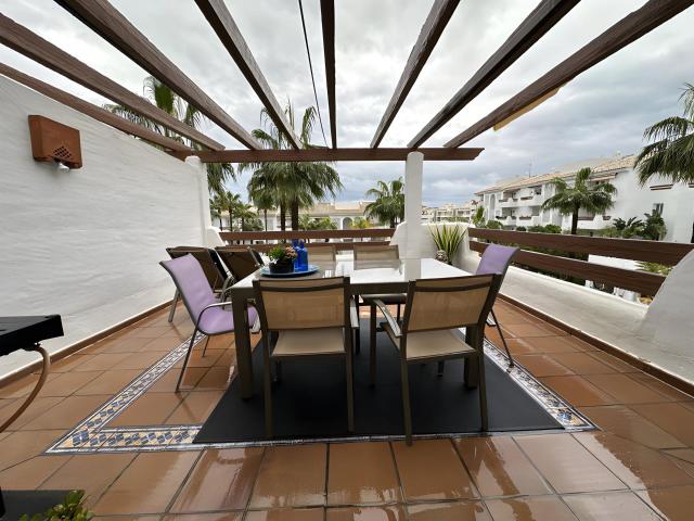 Aquí tienes la traducción al español: Exclusivo y bien m. 95m² Estepona
