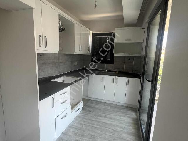 Çarşıya Yakın Kiralık 3+1 Ara Kat Daire