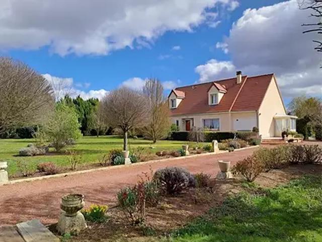 Arçay 18340 Achat / Vente maison 7 pièces t7 piscine