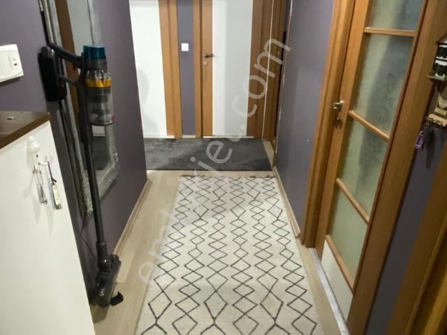 Arı Emlaktan Satılık 3+1/120m2 Ara Kat Daire 2.kkat