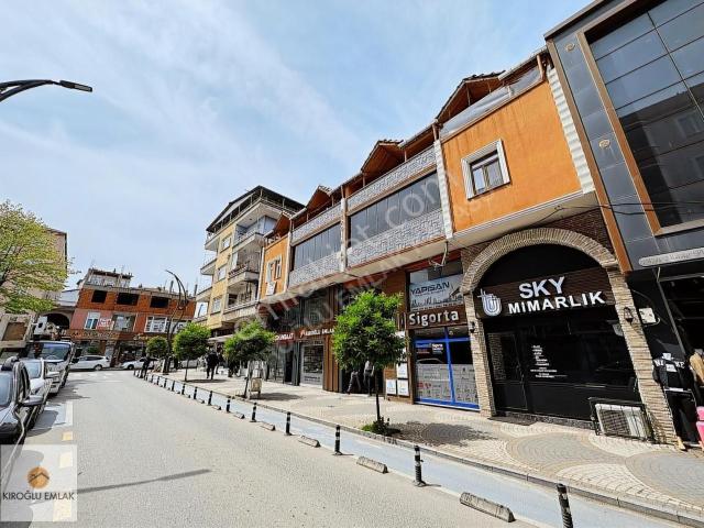 Çarşı Merkez Konumunda Satılık Mutfak Ayrı Geniş 3+1 Daire