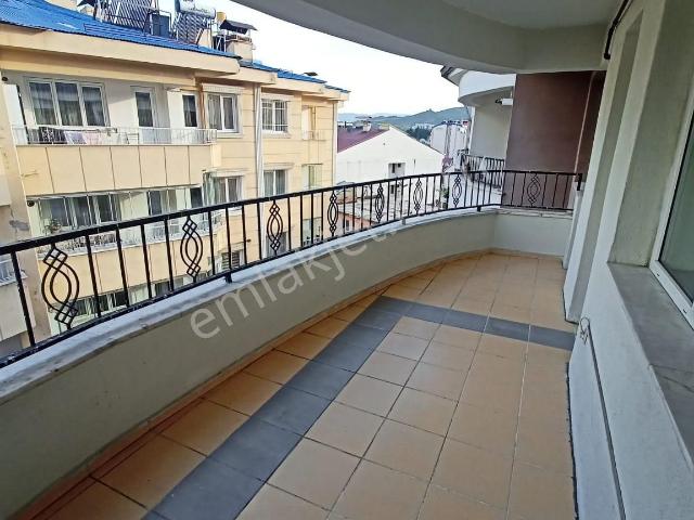 Çarşı Merkezde Satılık 3+1