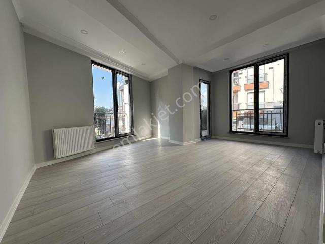Çarşı İçi Büyük Balkonlu 2+1 Satılık Sıfır Daire