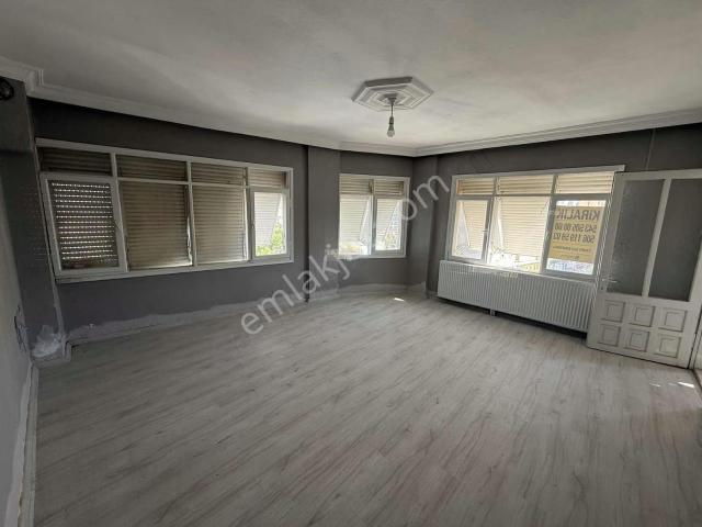 Çarşı İçinde 3+1 Kiralık Doğalgazlı