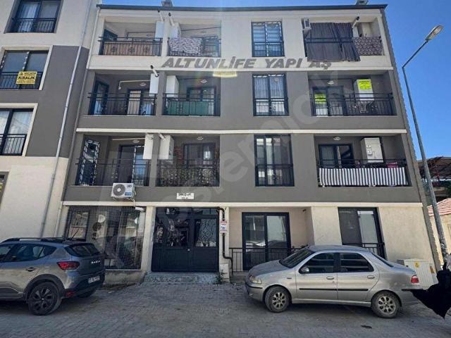 ÇARŞININ MERKEZİNDE FERAH VE KULLANIŞLI 2+1 DAİRE