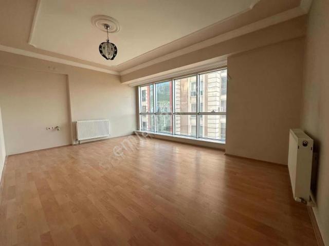 Çarşı Merkez 2+1 Asansörlü Arakat Otoparklı Daire