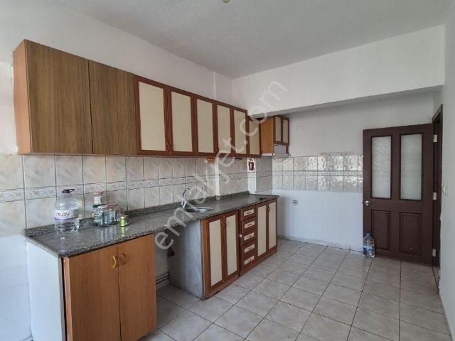Çarşı Merkezde 3+1 120 M2 Eminevim Fırsatlı Daire