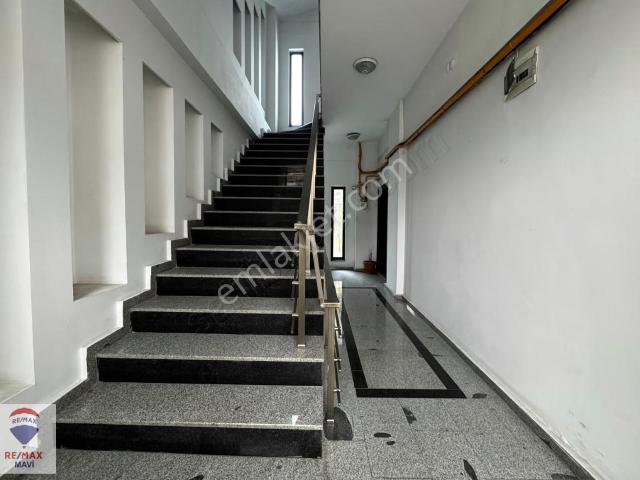 Çarşı Merkez'de Kurumsal Kiracılı 670 M² Komple Satılık Bina