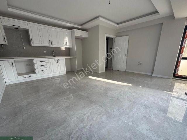 Çarşı Merkezinde Satılık 2+1 Daire