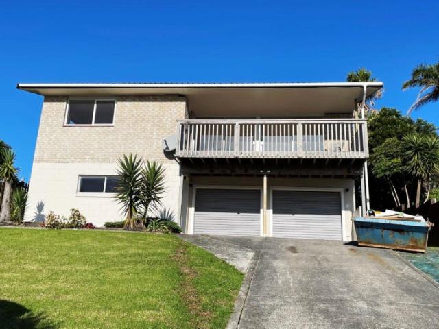 Army Bay, 3 bedrooms
