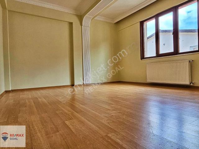 Armağanevler'de 130 M2 4+1 2 Balkonlu Yeni Boyalı Kiralık Daire