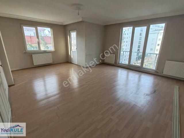 Armağanevlerde 3. Katta Asansörlü 3+1 Kullanışlı 125 M2 Daire