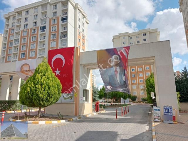 Armada Cıty 2 Etapta Havuz Manzaralı 75m2 Satılık 1+1 Ara Kat