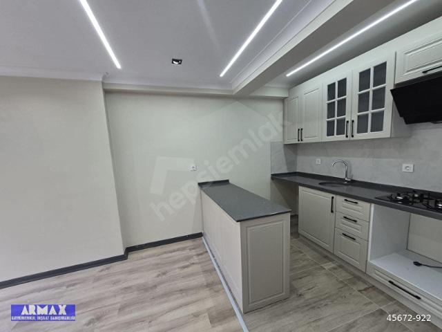 ARMAX'TAN ARAÇ TAKASI OLUR CADE ÜZERİ SATILIK 1+1ARA KAT DAİRE
