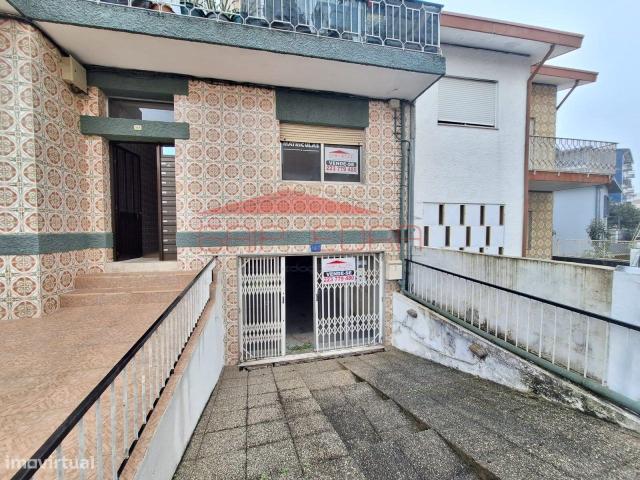 Armazm na Rua da Gandra Ermesinde