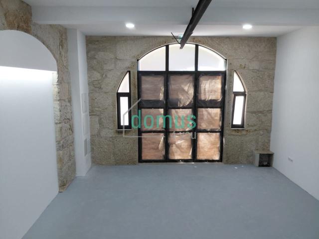 Armazém Moderno 81 m² | 2 Pisos | Porto