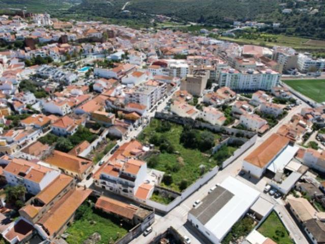 Armazém no centro de Silves
