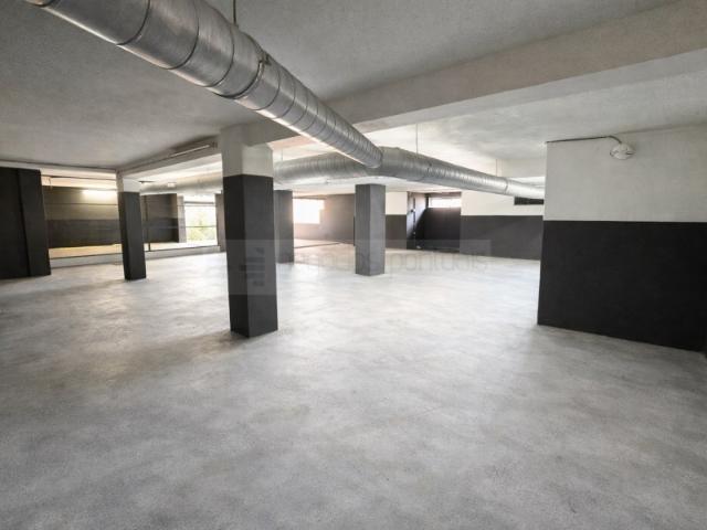 Armazém ou garagem no centro da cidade